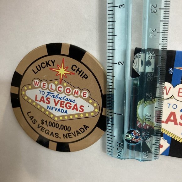 Welcome to Las Vegas Nevada Entrance Sign Poker Chip Souvenir Fridge Magnets - Picture 4 of 7